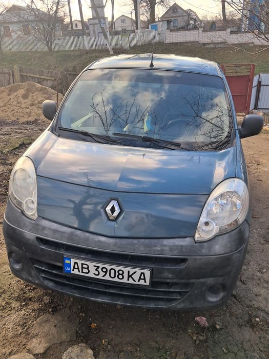 Продам машину  Renault Kangoo. Звоните 380951726880