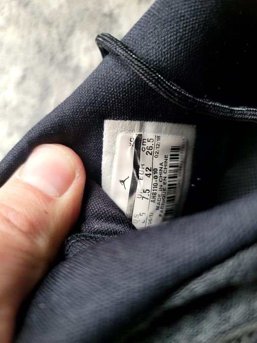 Продам фірмові кросівки Nike Jordan zoom