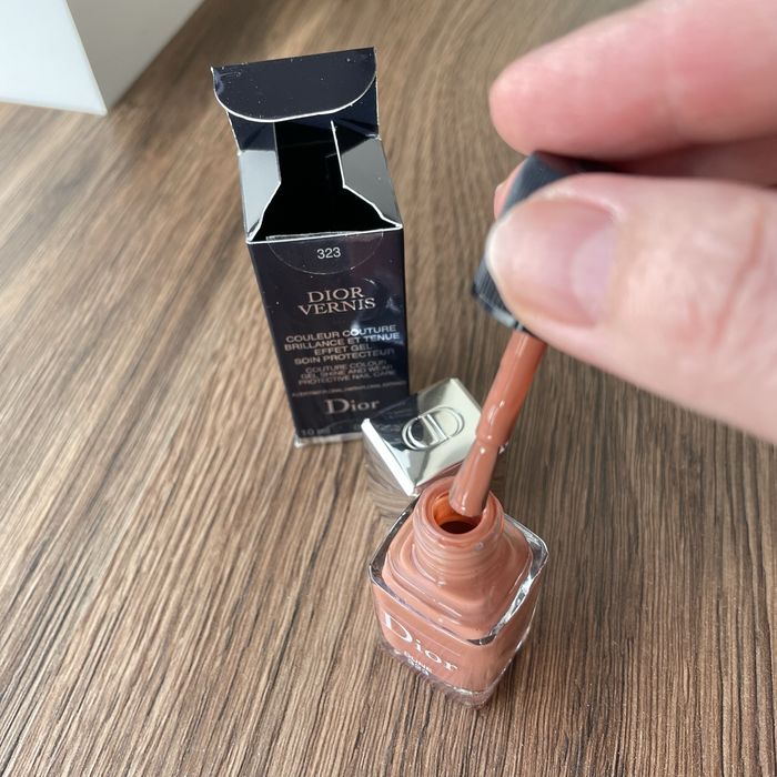 Лак для нігтів - dior vernis