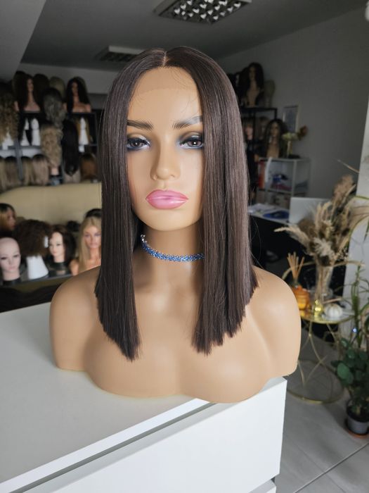 Peruka premium Zyta ciemny braz z refleksami lacefront naturalny efekt