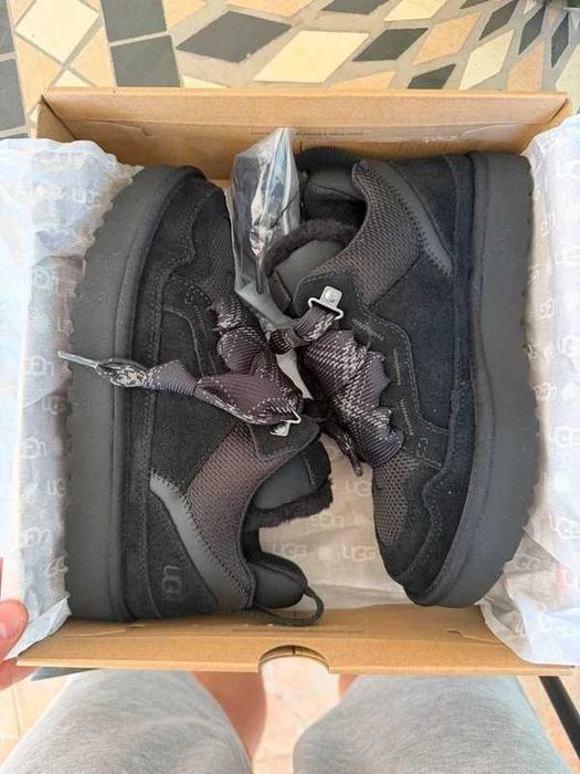 UGG  r.41 LowMel czarne nowe okazja