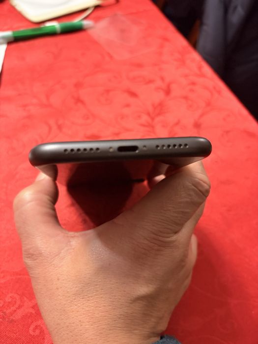 Apple IPHONE 11 64 GB