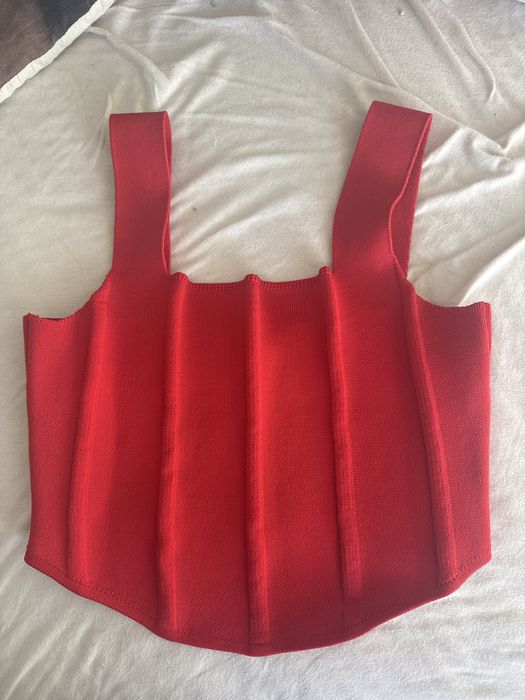 Czerwony top   .