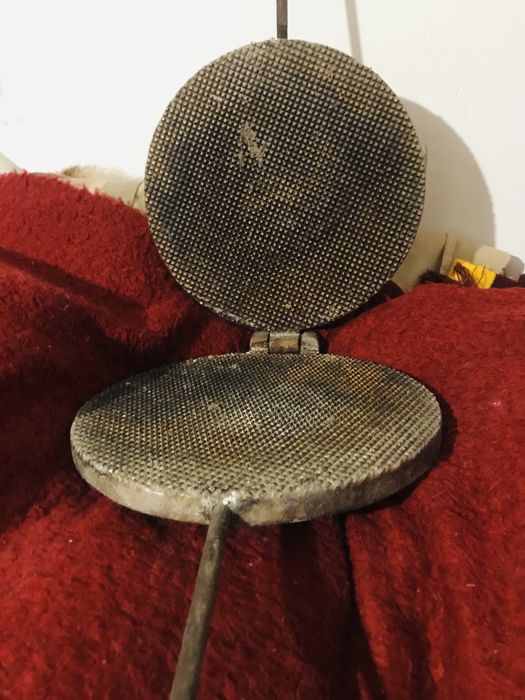 Чавунна вафельниця