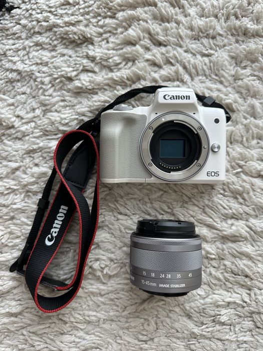 Máquina fotográfica Canon EOS M50