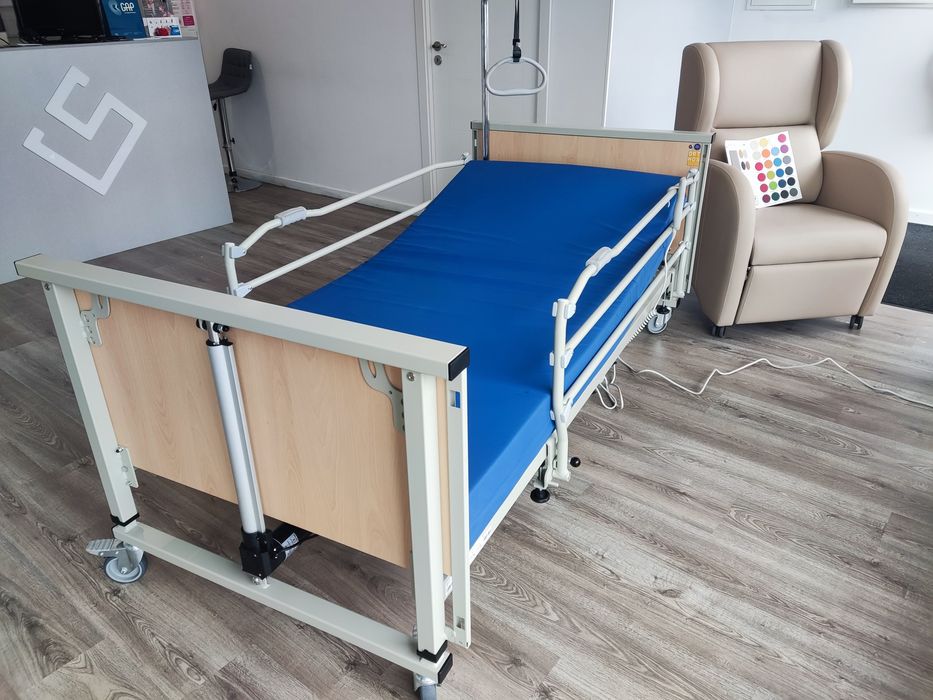 Cama hospitalar articulada eléctrica completa ALUGUER AO MÊS