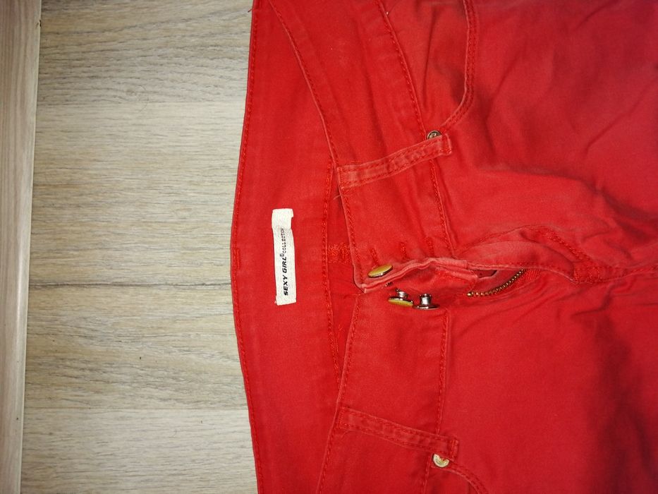 Dwie pary spodni jedne firmy Mango