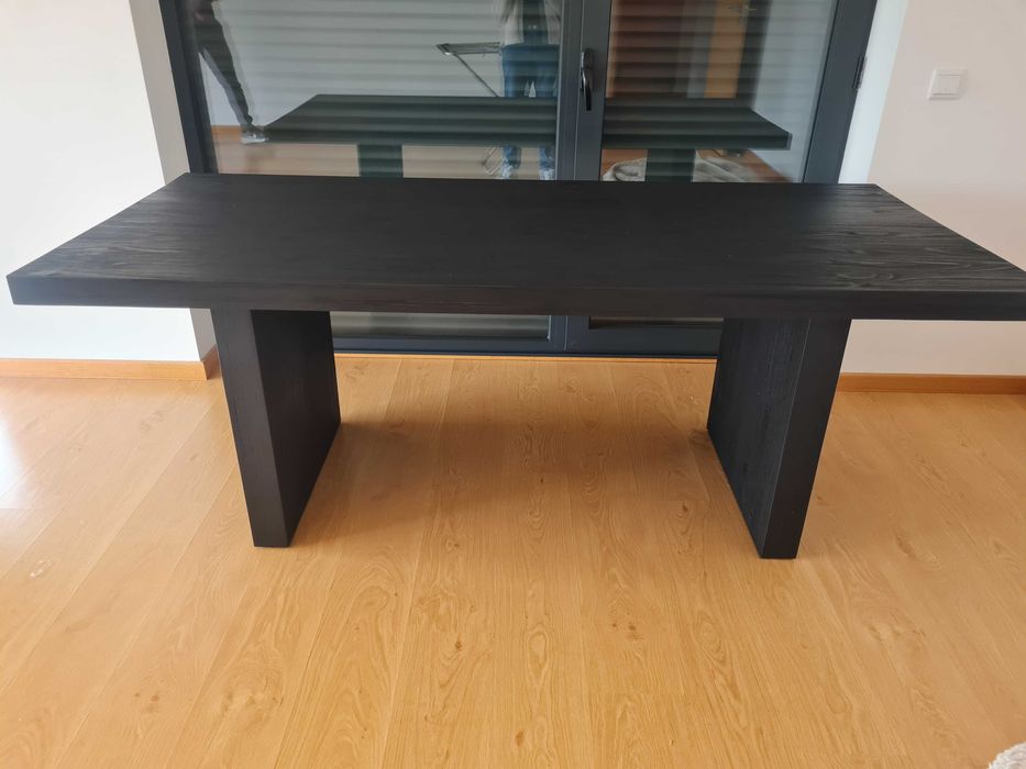 Mesa de Jantar madeira maciça pinho preto 6/8 pessoas