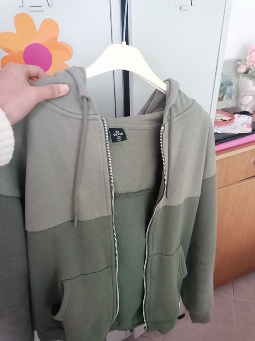 Roupa desportiva verde