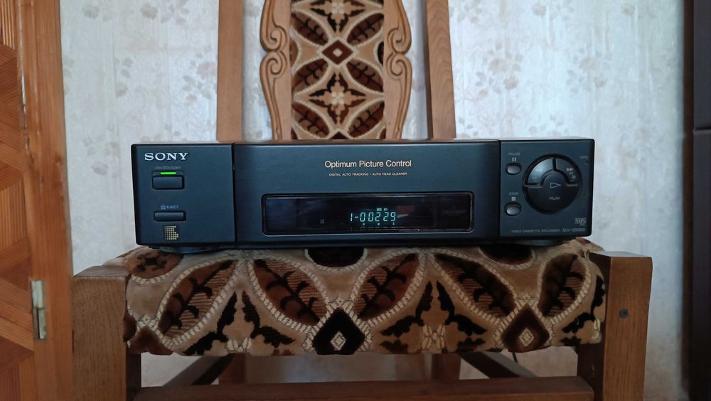 Відеомагнітофон SONY SLV-236EE.