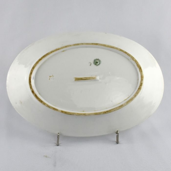 Travessa porcelana Vista Alegre (1881 a 1921), pintada à mão