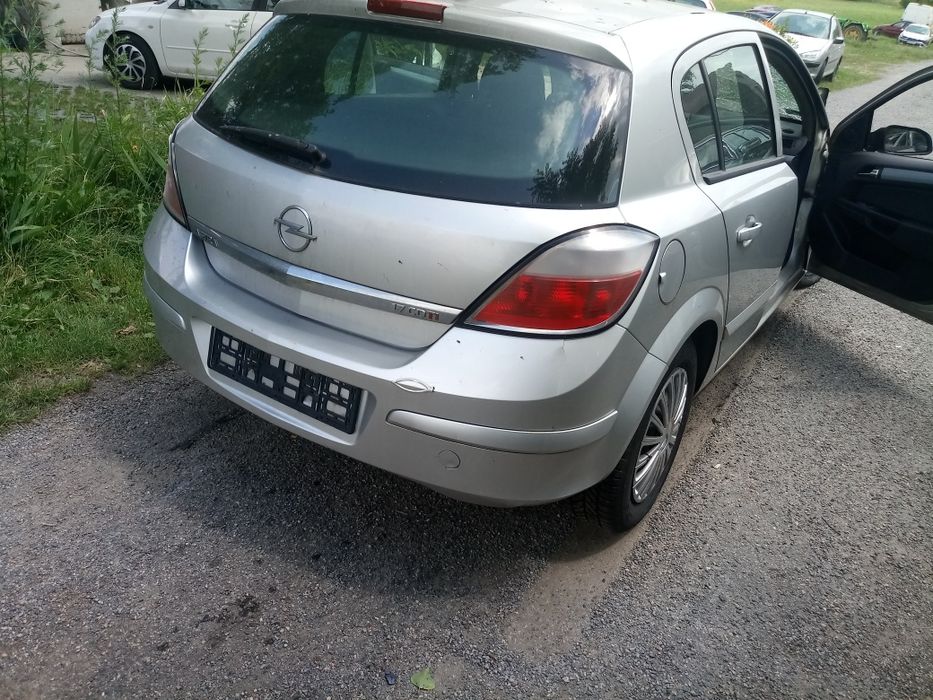 Astra h części