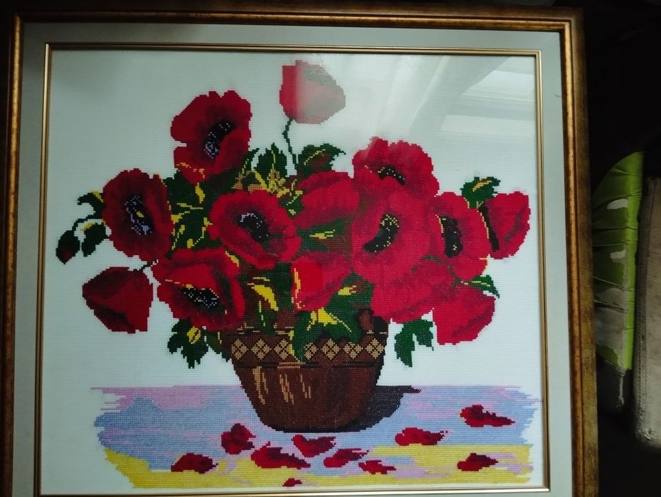 Картина вишита саморуч «Маки»