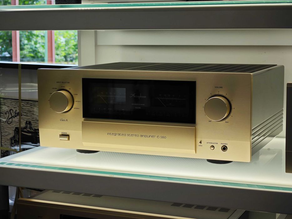Accuphase E-560 wzmacniacz zintegrowany