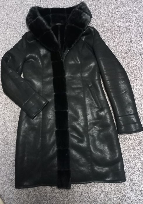 Женская зимняя дубленка