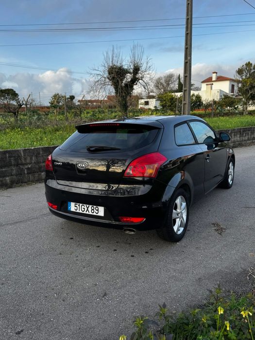 Kia Ceed 1.4 gasolina, ano 2008