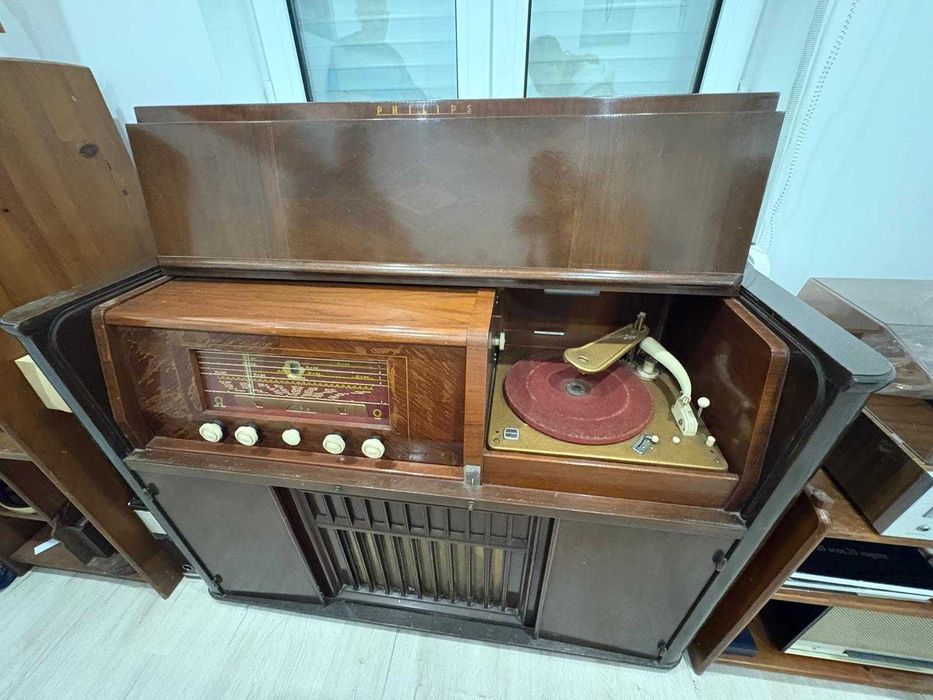 Troco ou vendo Móvel gira discos anos 50 muito raro