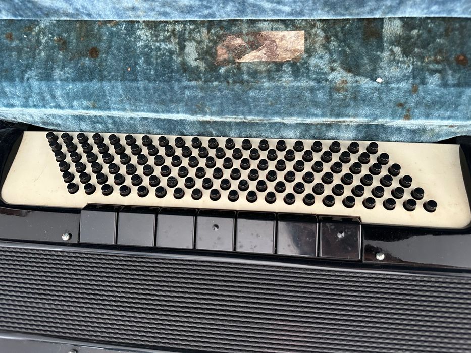 Solton Artist 2000 Musette MIDI Accordion, Complete64738394955010121