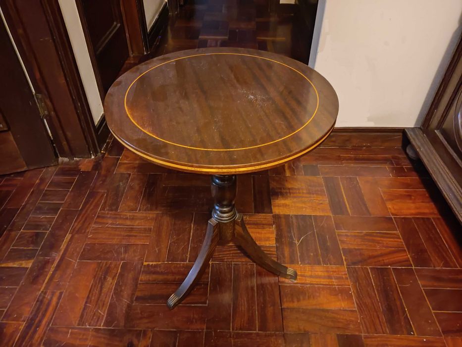 Mesa de apoio "Pé de Galo"