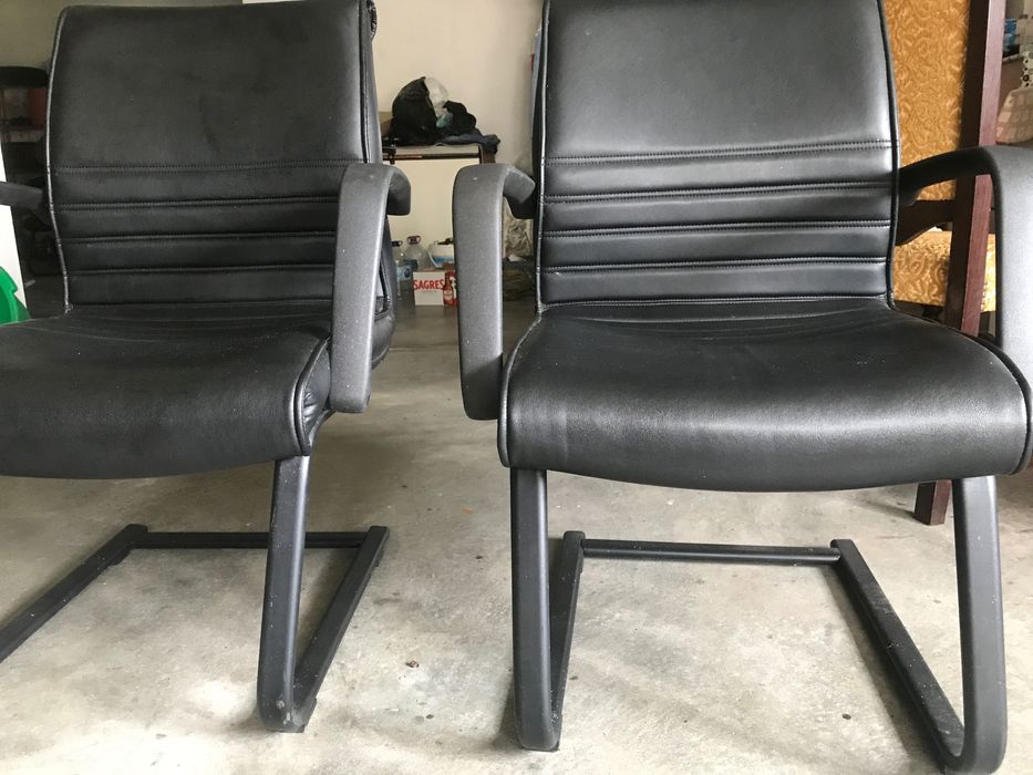 Cadeira de escritório pele preta - Alital