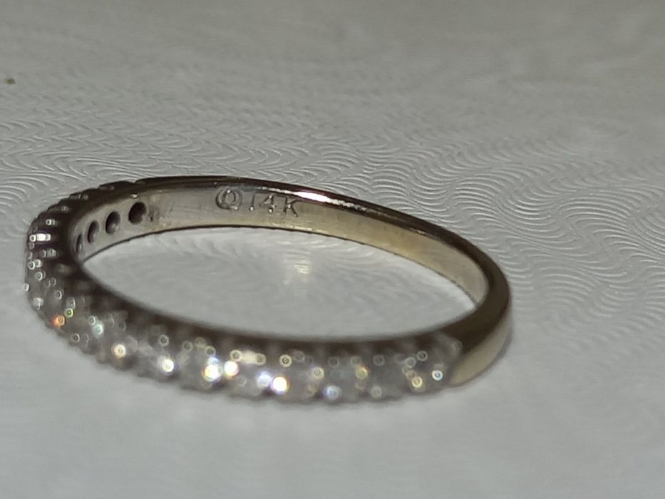 Золотое кольцо с бриллиантами