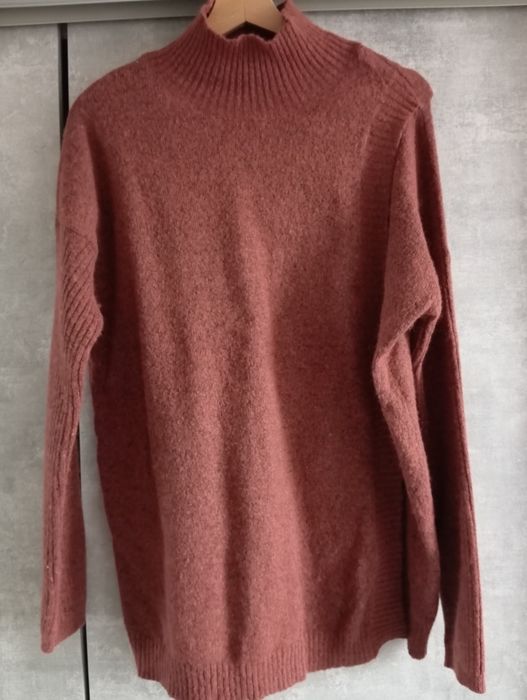 Sweter burgundowy