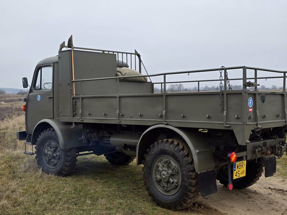 Samochód Armi Szwajcarskiej Steyr 680M