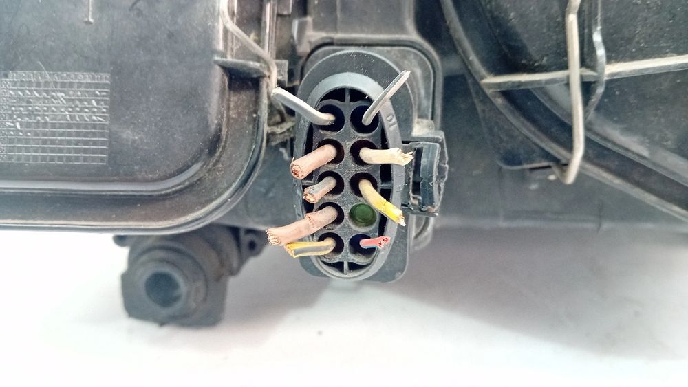 Ótica / farol esquerda SEAT Cordoba (6L2)