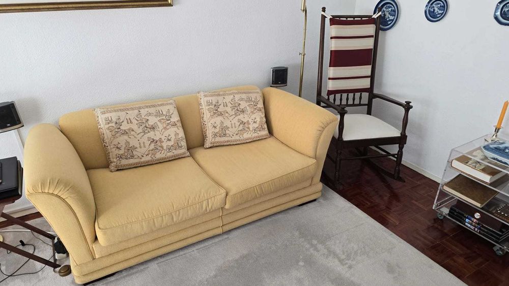 Cadeira de baloiço colonial em madeira africana (Umbila)