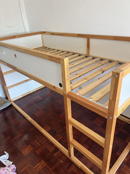 Cama Kura ikea sem colchao