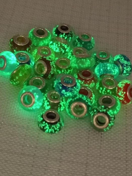 Charms świecący w ciemności do bransoletki modułowej