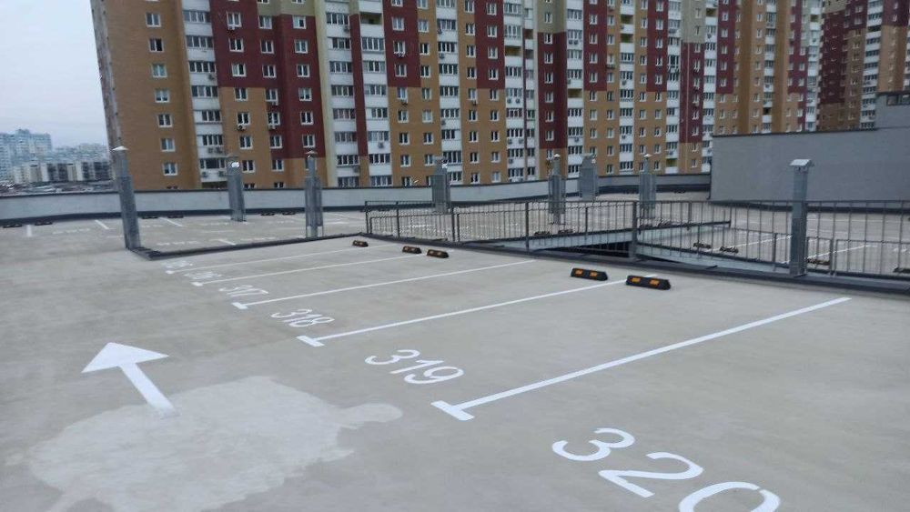 ЖК Варшавский. Олександра Олеся 2. Паркинг 14 м2