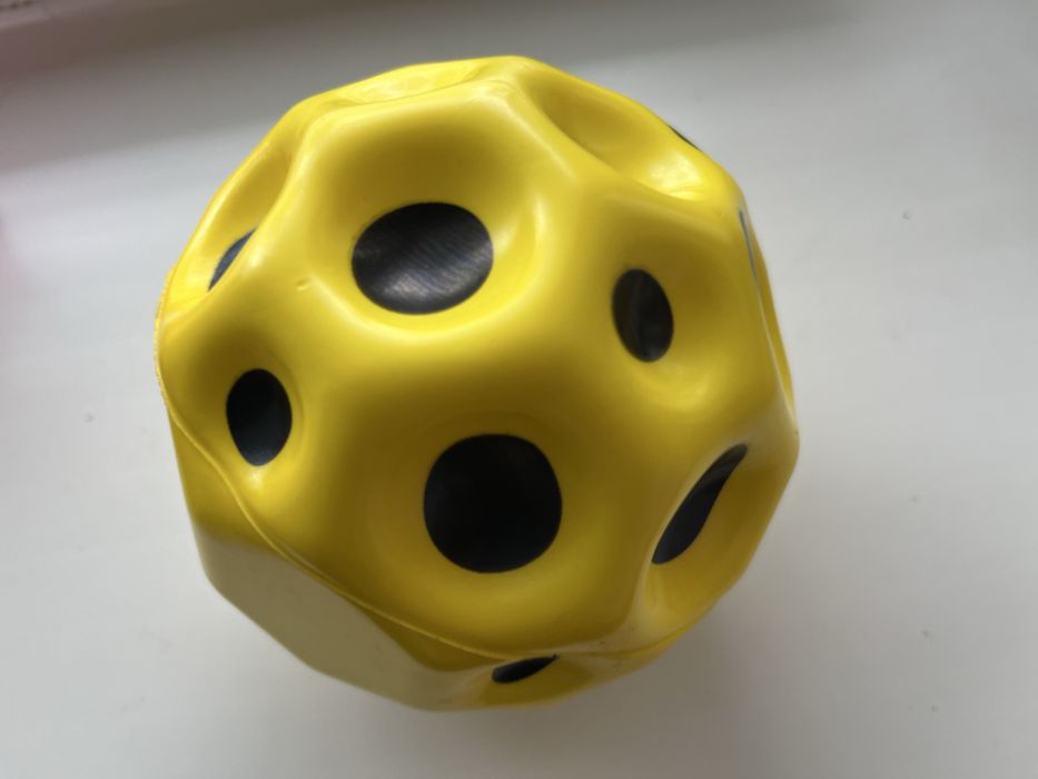 Мяч антигравитационный Мячик попрыгун Sky Ball Gravity Ball 7 см желты