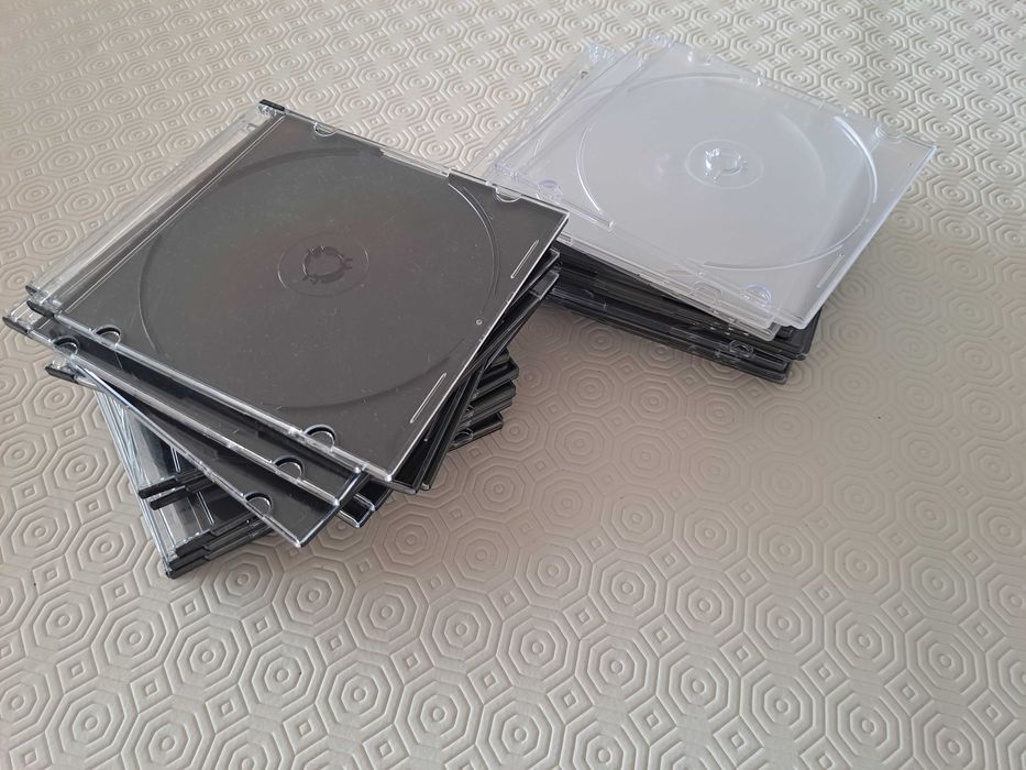30 caixas de Cds Novas