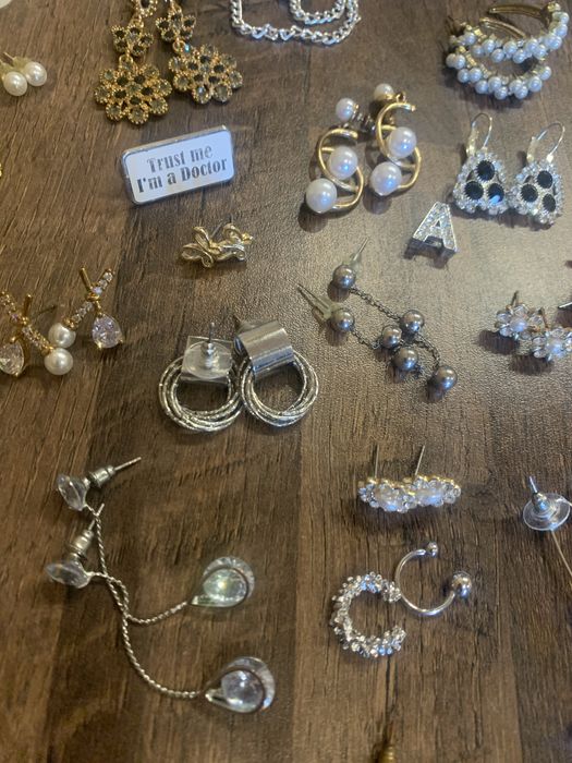 Біжутерія к гарному стані, є ПОДАРУНОК при покупці! Ціна договірна!!!