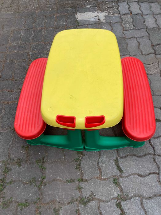 Mesa de plástico infantil