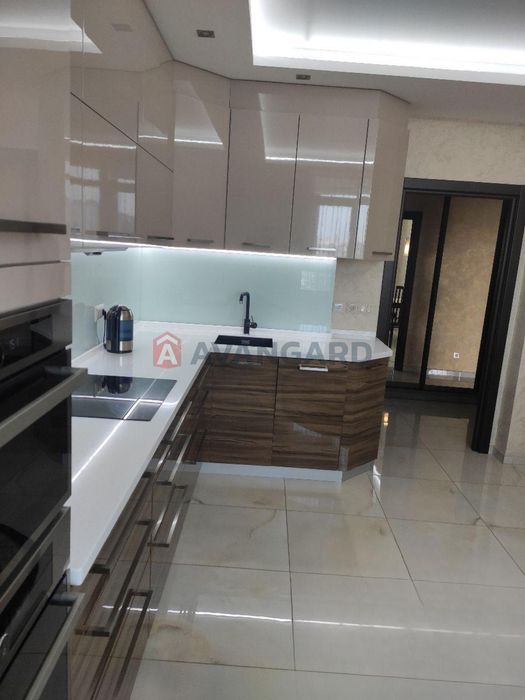 Продаж 2к квартира з дизайнерським ремонтом, пров Коломийський 17/31А