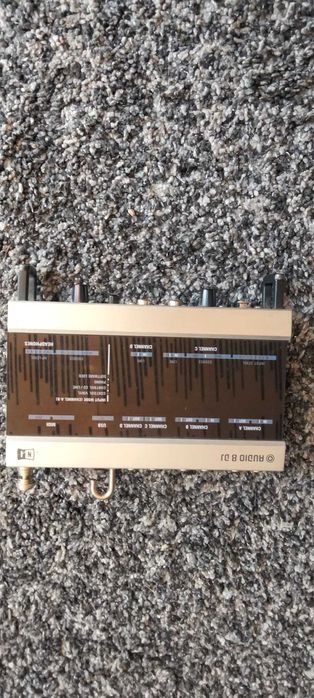 Native Instruments Audio Dj 8 + cabos