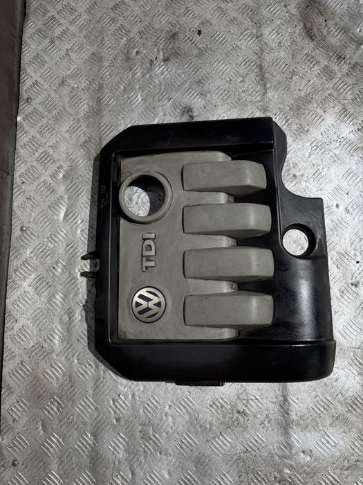 Декоративна кришка мотора Passat B6 Golf 5, Caddy, Touran Накладка двигателя декоративная 03G 103 925 BJ