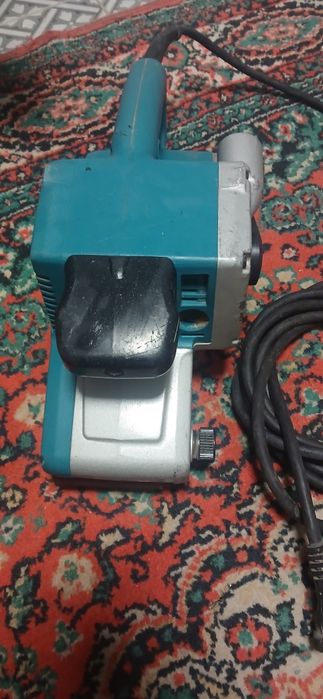 Професійна стрічкова шліфмашина Makita 9920 (Оригінал, Японія)