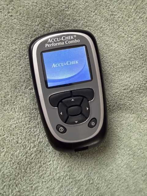 Pompa Accu-Chek Combo z pilotem