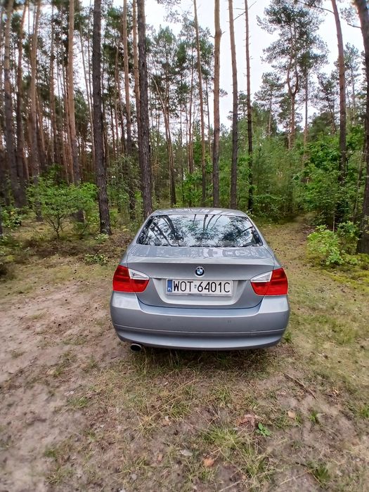 BMW E90 2.0 benzyna