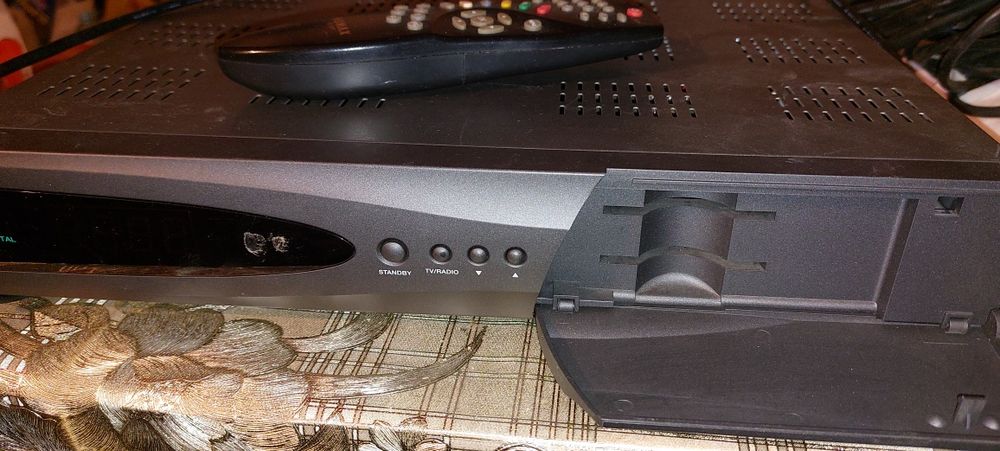 Супутниковий ресивер Humax 5200
