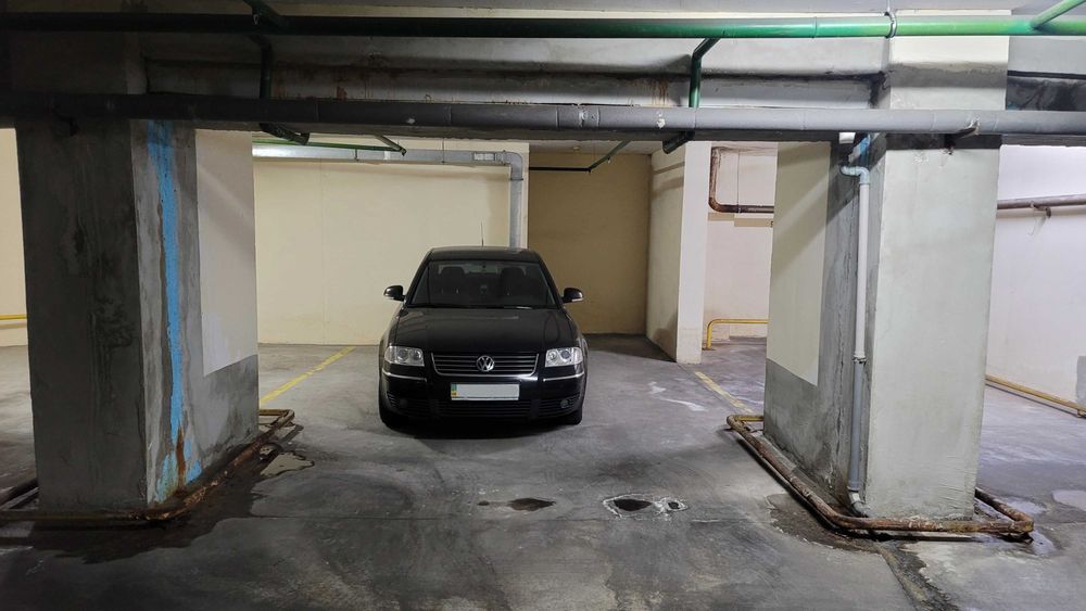 Продаж паркомісця в паркінгу в м. Київ, вул. Срібнокільська, 1.