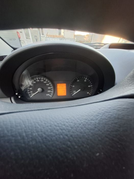Mercedes- Benz Vito