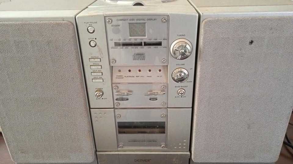 Mini Aparelhagem Compacta marca Denver. Para desocupar.Urgente