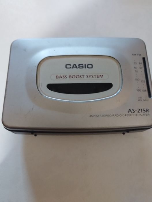 Кассетный плеер Casio AS-215R.