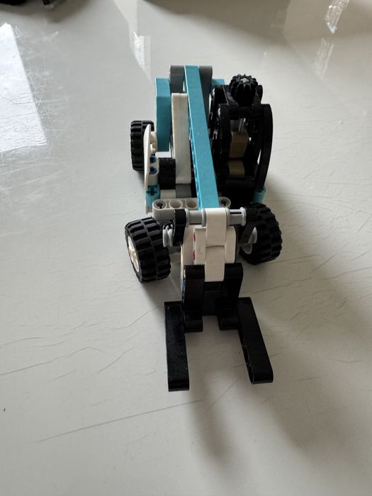 Lego Technic wozek widlowy