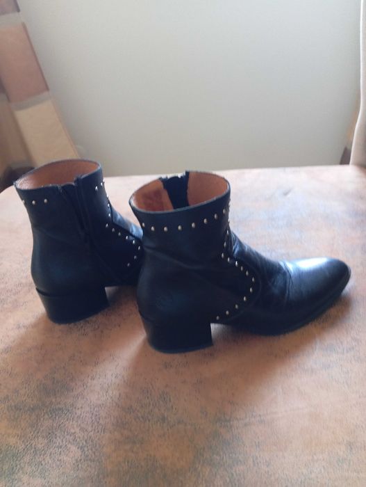 Botas com tachas Tapadas como novas