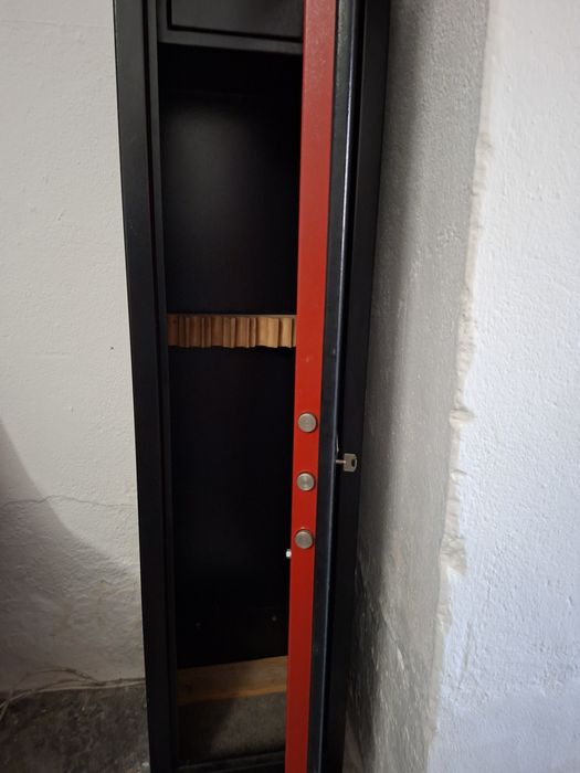Cofre de armas preto